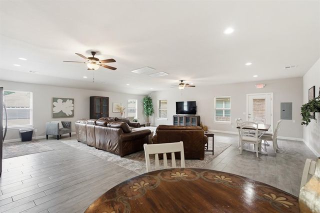 215 Meadow Drive, Newcastle, OK 73065