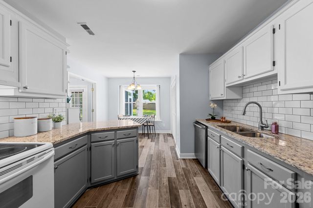 11232 Coachman Circle, Charlotte, NC 28277