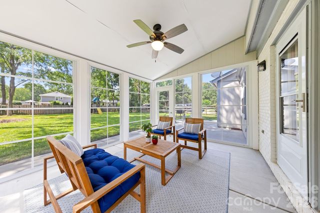 11232 Coachman Circle, Charlotte, NC 28277
