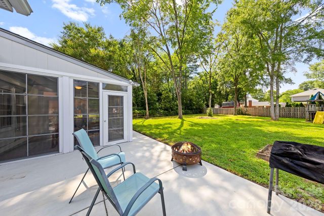 11232 Coachman Circle, Charlotte, NC 28277