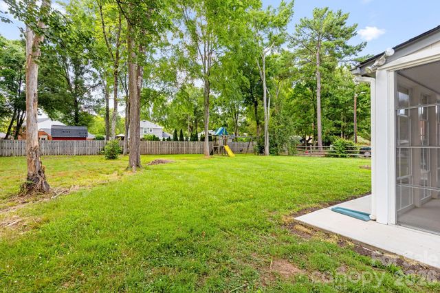 11232 Coachman Circle, Charlotte, NC 28277