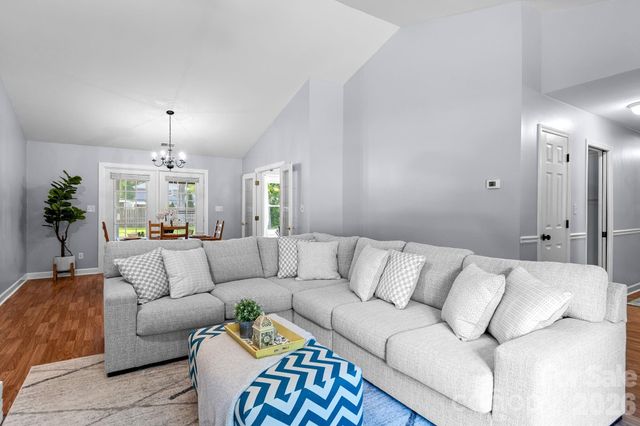 11232 Coachman Circle, Charlotte, NC 28277