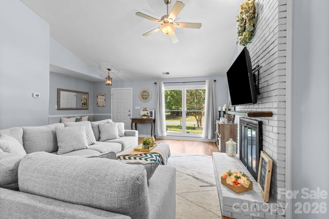 11232 Coachman Circle, Charlotte, NC 28277