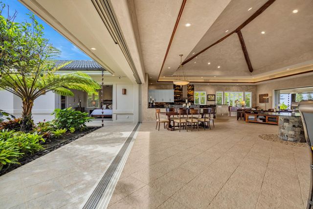 112 Pulelehua St, Lahaina, HI 96761
