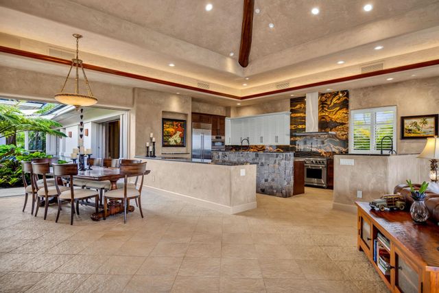 112 Pulelehua St, Lahaina, HI 96761