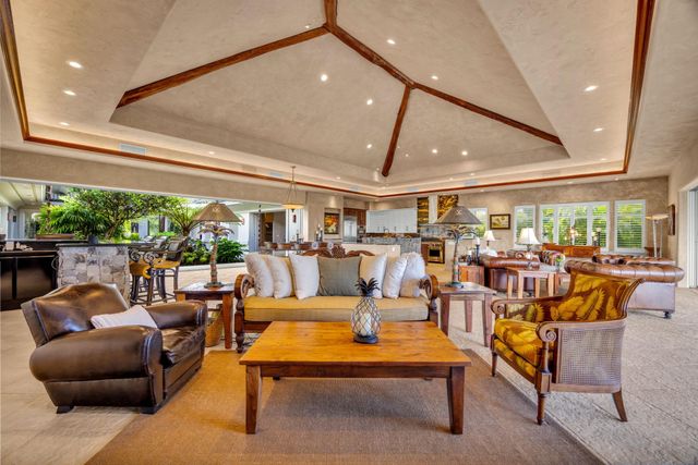 112 Pulelehua St, Lahaina, HI 96761