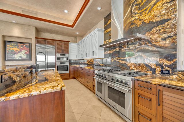 112 Pulelehua St, Lahaina, HI 96761