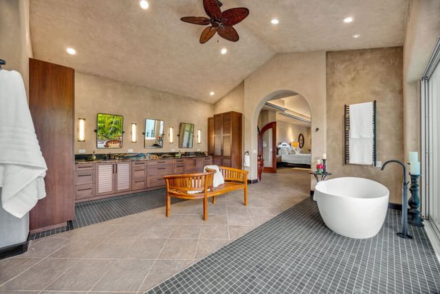 112 Pulelehua St, Lahaina, HI 96761