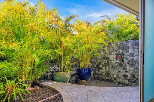 112 Pulelehua St, Lahaina, HI 96761