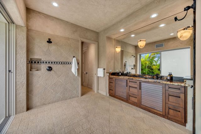 112 Pulelehua St, Lahaina, HI 96761