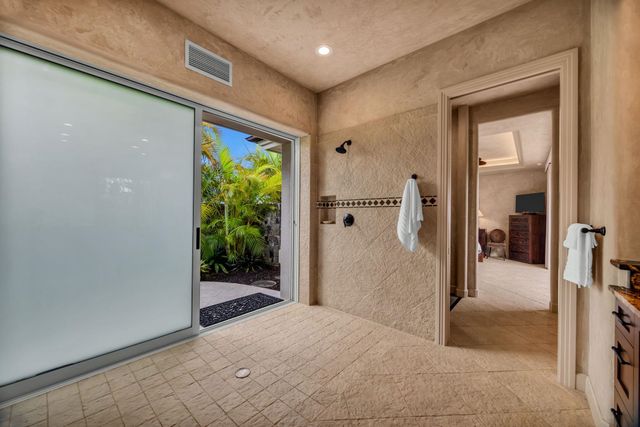 112 Pulelehua St, Lahaina, HI 96761