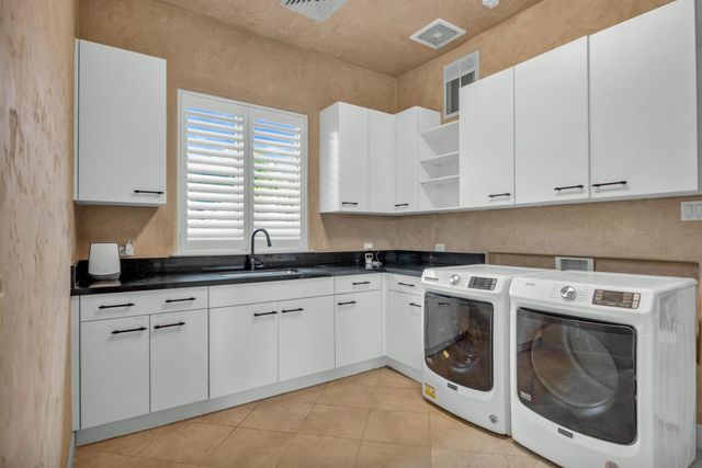 112 Pulelehua St, Lahaina, HI 96761