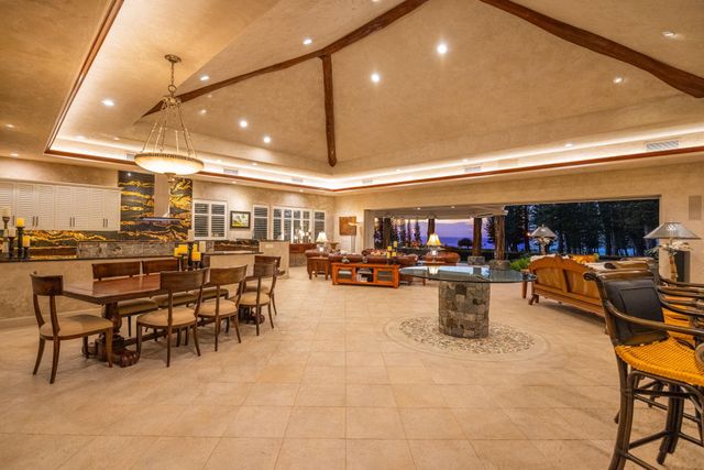 112 Pulelehua St, Lahaina, HI 96761