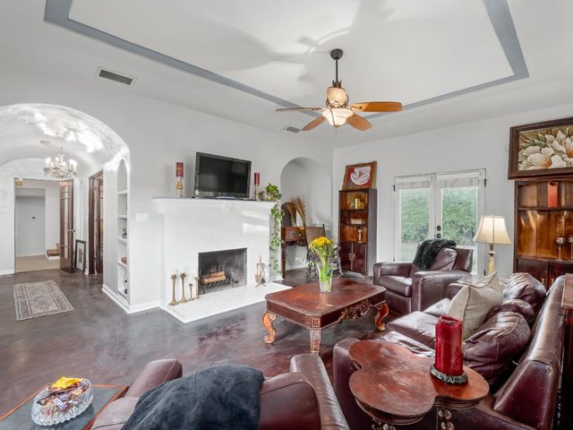 4012 N Wishon Avenue, Fresno, CA 93704