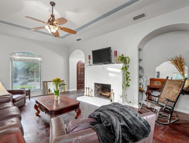 4012 N Wishon Avenue, Fresno, CA 93704