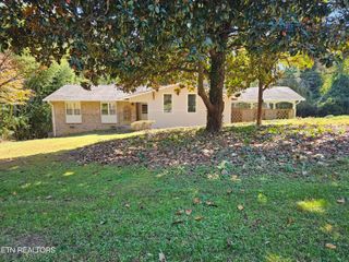 899 W Outer Drive, Oak Ridge, TN 37830