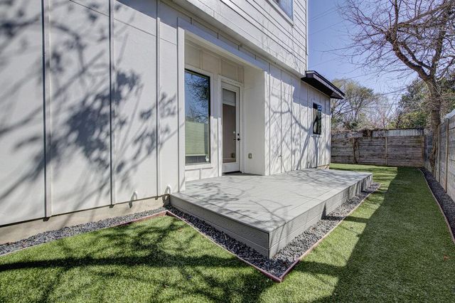 4903 Lyons RD 2, Austin, TX 78702