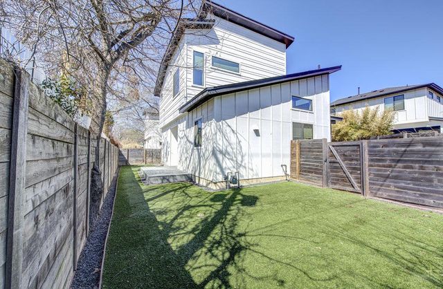 4903 Lyons RD 2, Austin, TX 78702