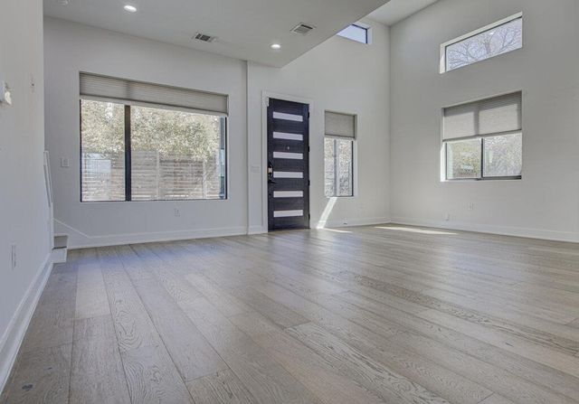 4903 Lyons RD 2, Austin, TX 78702