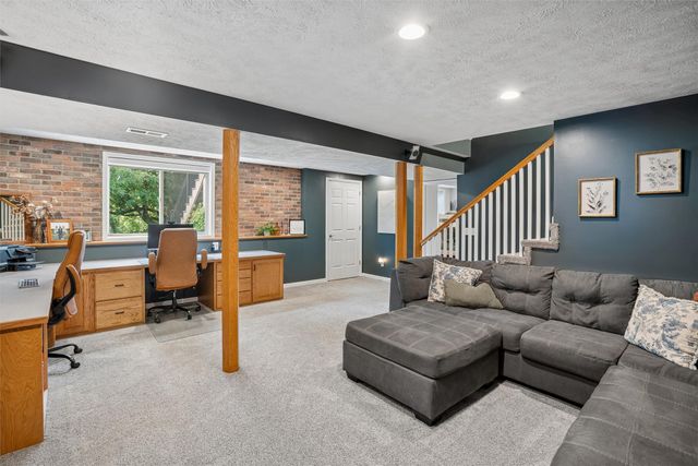 1603 E Boston Avenue, Indianola, IA 50125