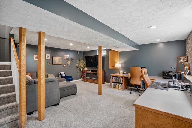 1603 E Boston Avenue, Indianola, IA 50125