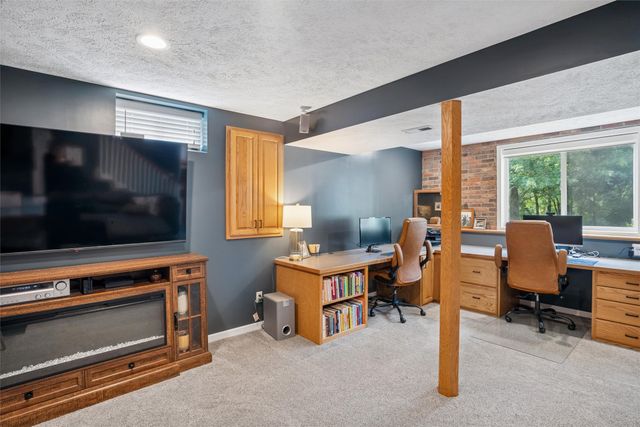 1603 E Boston Avenue, Indianola, IA 50125