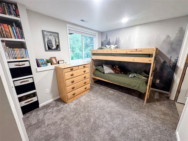 1603 E Boston Avenue, Indianola, IA 50125