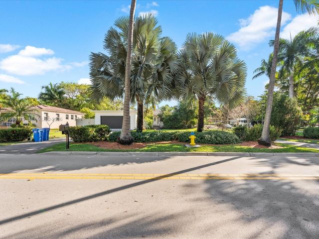 201 Golden Beach Dr, Golden Beach, FL 33160