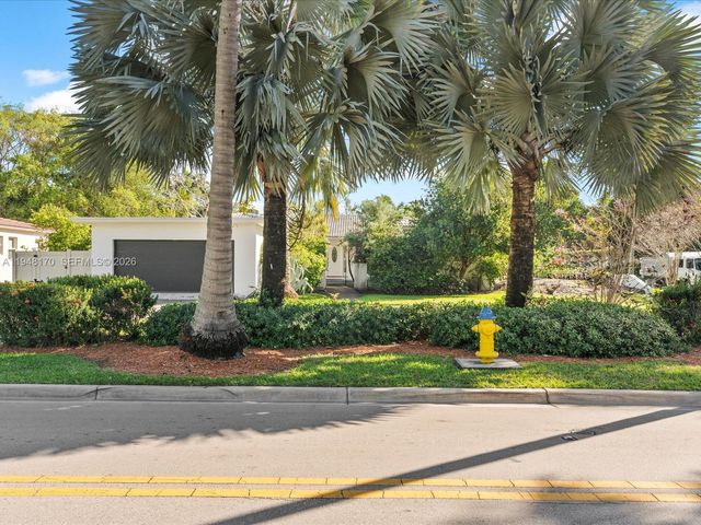 201 Golden Beach Dr, Golden Beach, FL 33160
