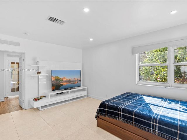 201 Golden Beach Dr, Golden Beach, FL 33160