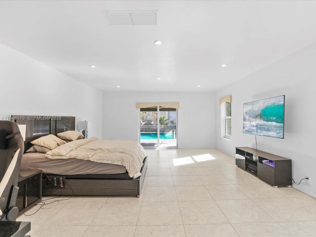 201 Golden Beach Dr, Golden Beach, FL 33160