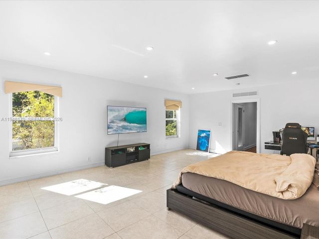 201 Golden Beach Dr, Golden Beach, FL 33160