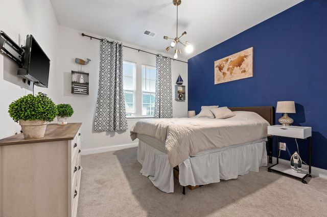 515 Singing Bush Avenue, Summerville, SC 29486