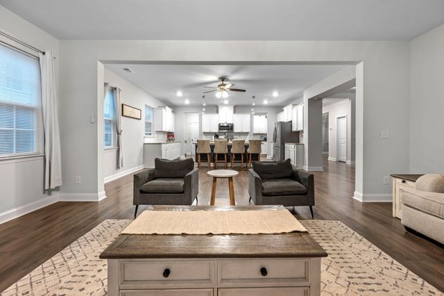 515 Singing Bush Avenue, Summerville, SC 29486