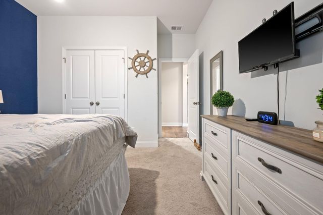 515 Singing Bush Avenue, Summerville, SC 29486