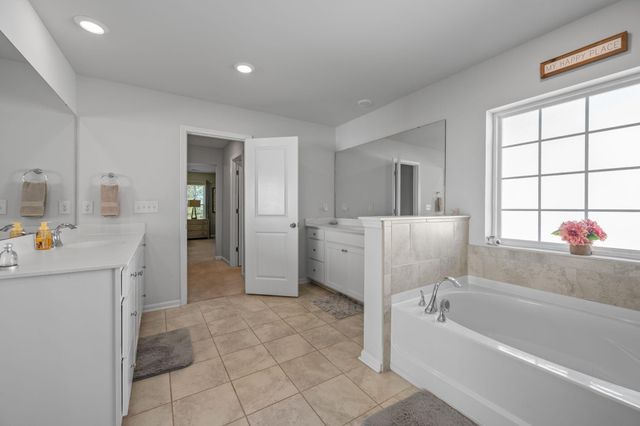 515 Singing Bush Avenue, Summerville, SC 29486