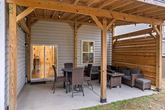 515 Singing Bush Avenue, Summerville, SC 29486