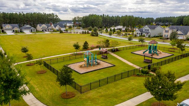 515 Singing Bush Avenue, Summerville, SC 29486