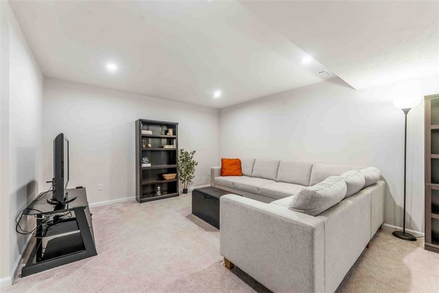 416 Sarjean Way, Jackson Twp, PA 16063