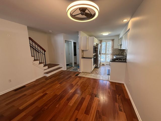 1082 Greenhills Drive, Ann Arbor, MI 48105