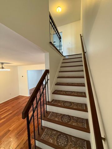 1082 Greenhills Drive, Ann Arbor, MI 48105