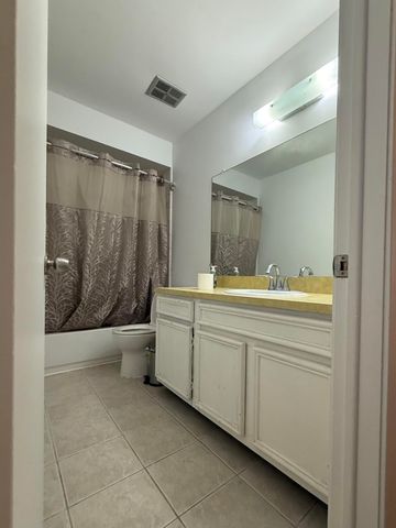 1082 Greenhills Drive, Ann Arbor, MI 48105