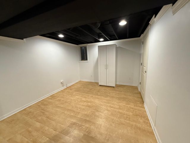 1082 Greenhills Drive, Ann Arbor, MI 48105