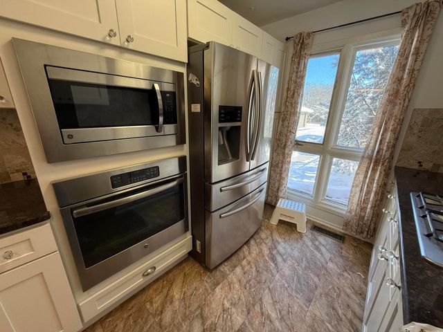 1082 Greenhills Drive, Ann Arbor, MI 48105