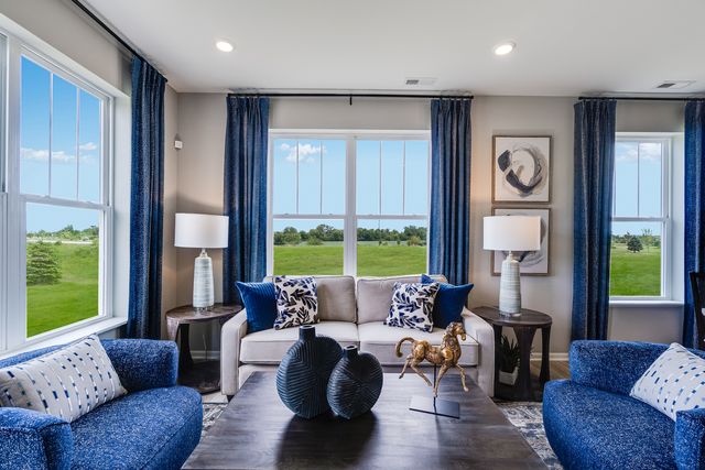 4245 Meadowridge Road, Woodstock, IL 60098