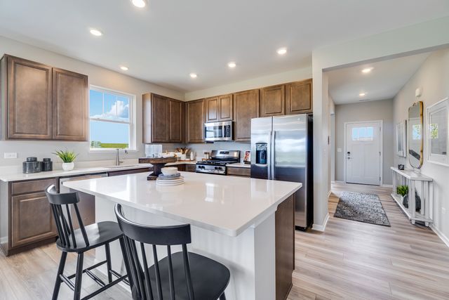 4245 Meadowridge Road, Woodstock, IL 60098