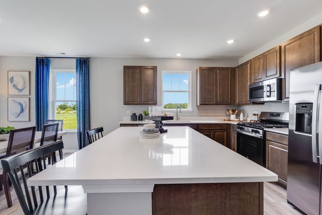 4245 Meadowridge Road, Woodstock, IL 60098