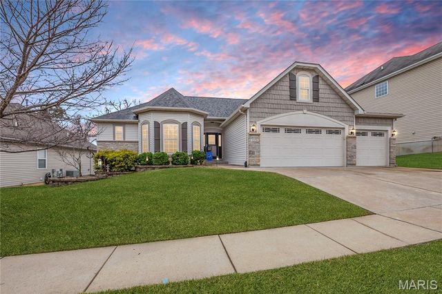 1570 Heritage Valley Drive, High Ridge, MO 63049