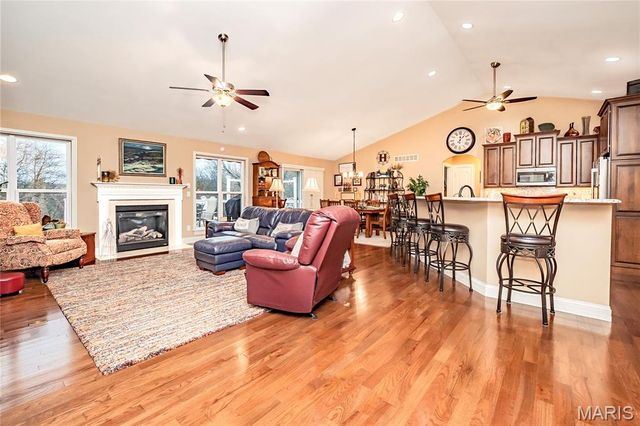 1570 Heritage Valley Drive, High Ridge, MO 63049