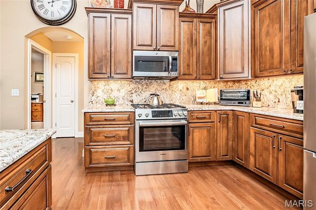 1570 Heritage Valley Drive, High Ridge, MO 63049